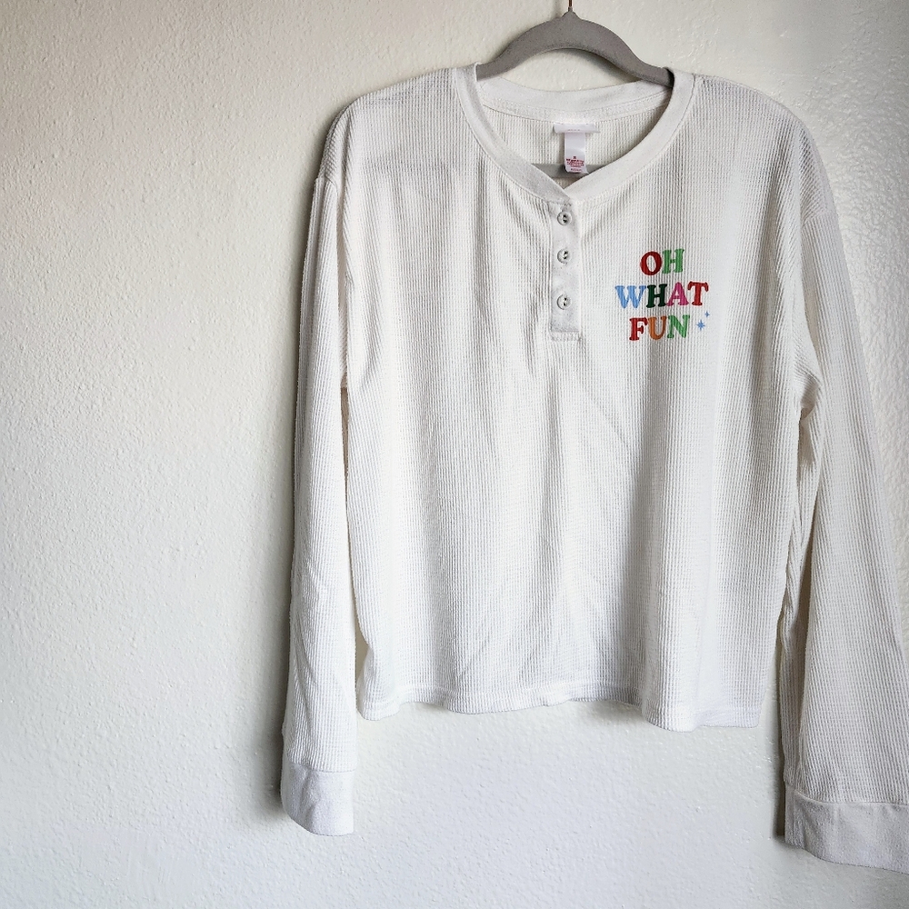 Wondershop “Oh What Fun” Holiday Thermal Henley Women’s Small Oversized Waffle